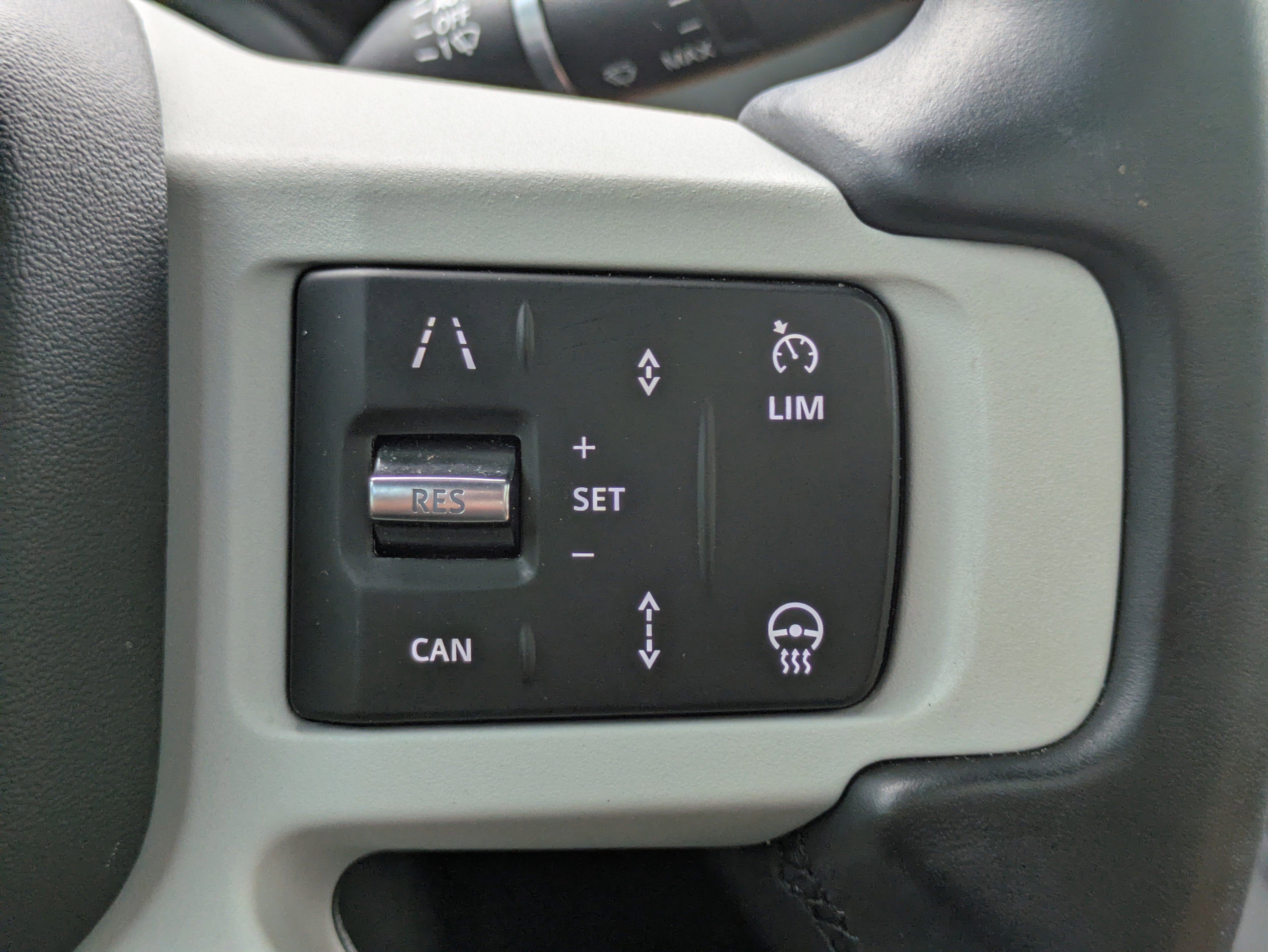 Used 2024 Land Rover Defender 110 X-Dynamic SE AWD/4WD image 54