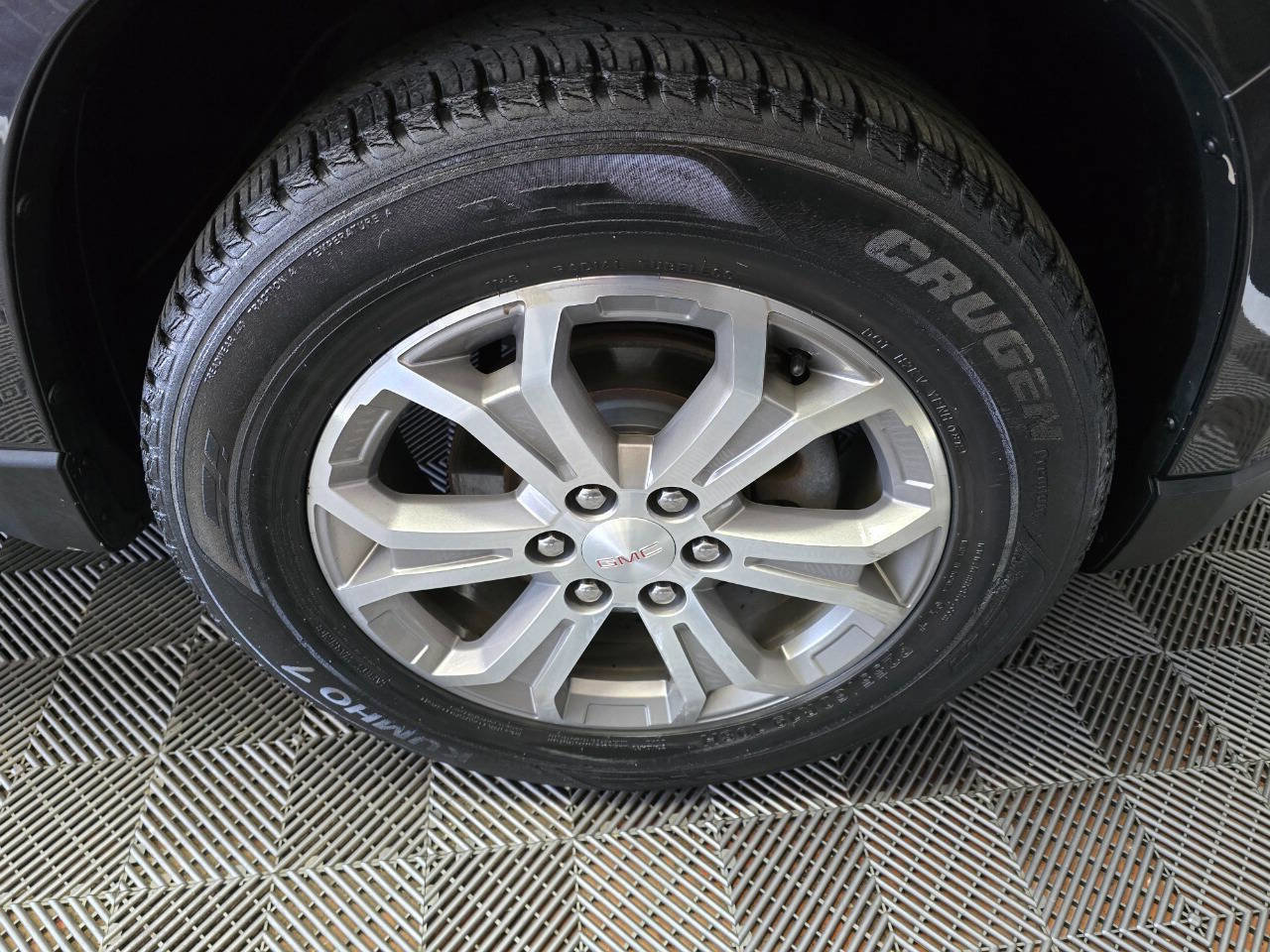 Used 2015 GMC Acadia SLT image 34