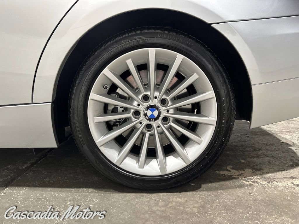 Used 2009 BMW 335i xDrive Sedan AWD/4WD image 29