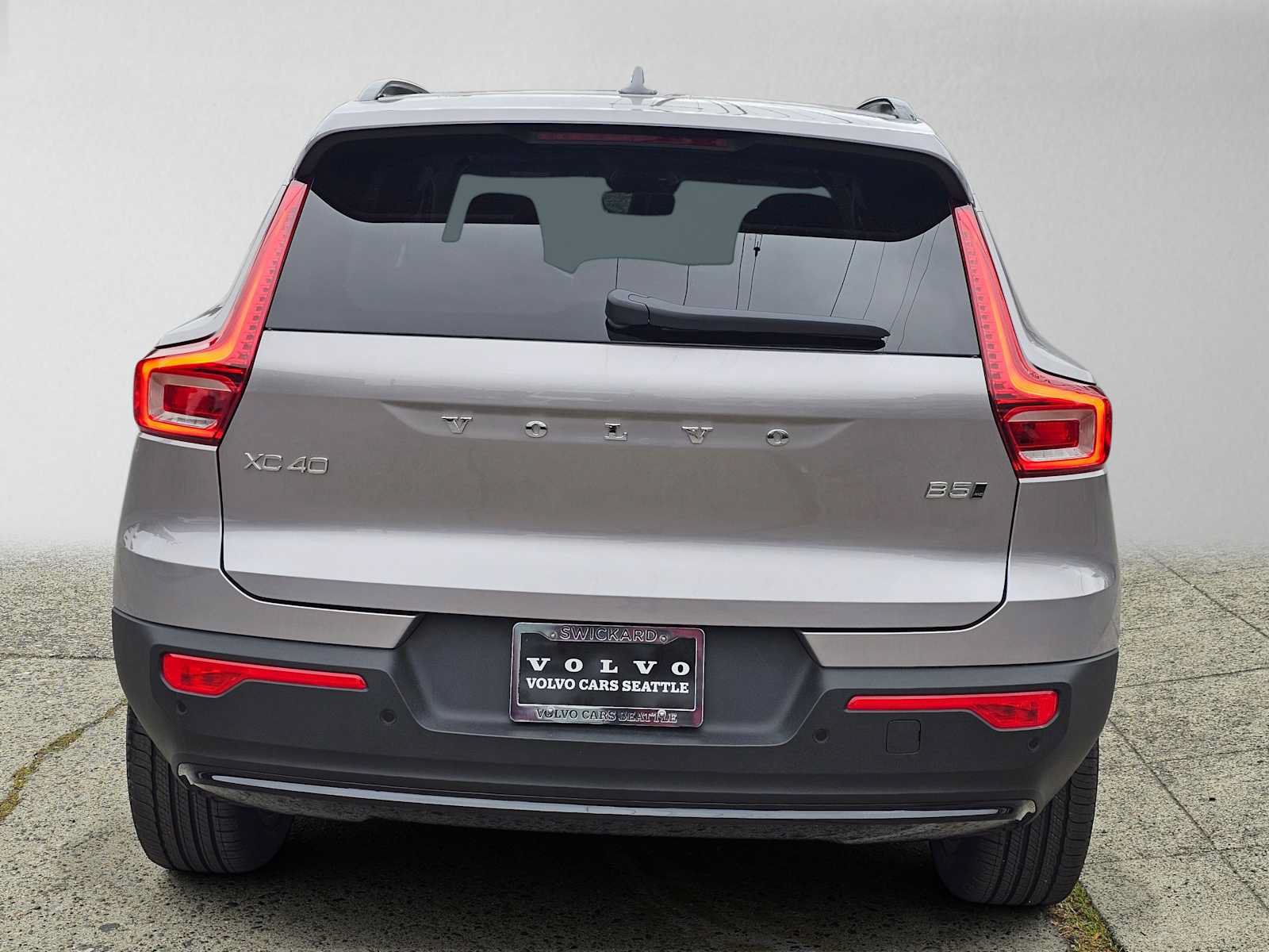 New 2026 Volvo XC40 B5 Plus w/ Protection Package Premier AWD/4WD image 4