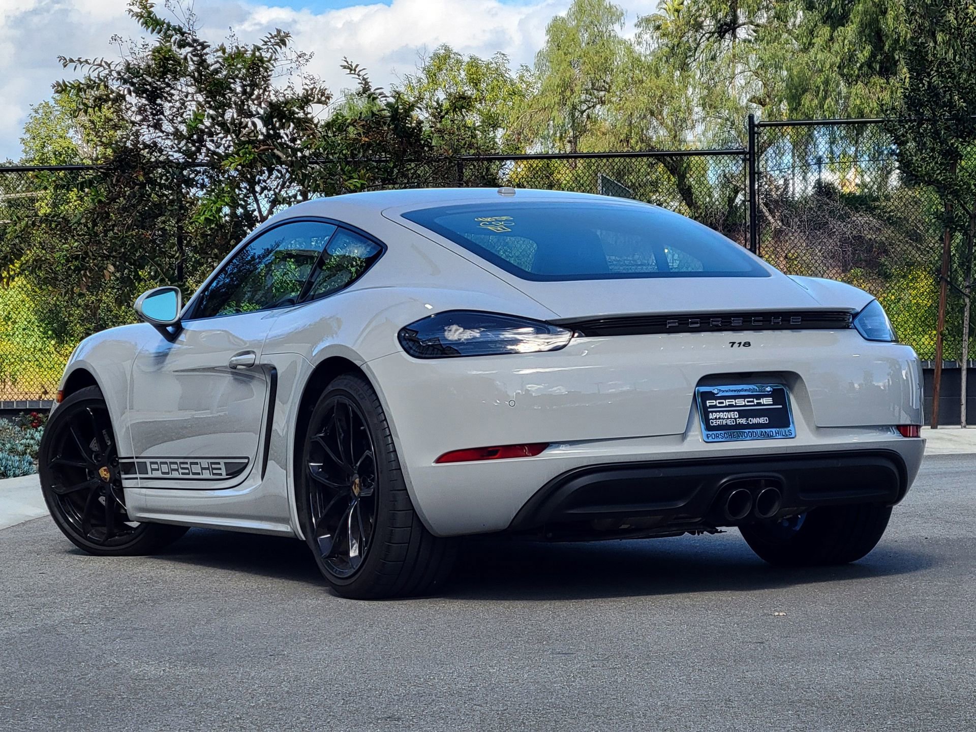 Used 2024 Porsche 718 Cayman image 3