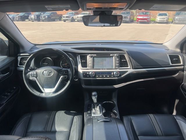 Used 2017 Toyota Highlander SE image 21