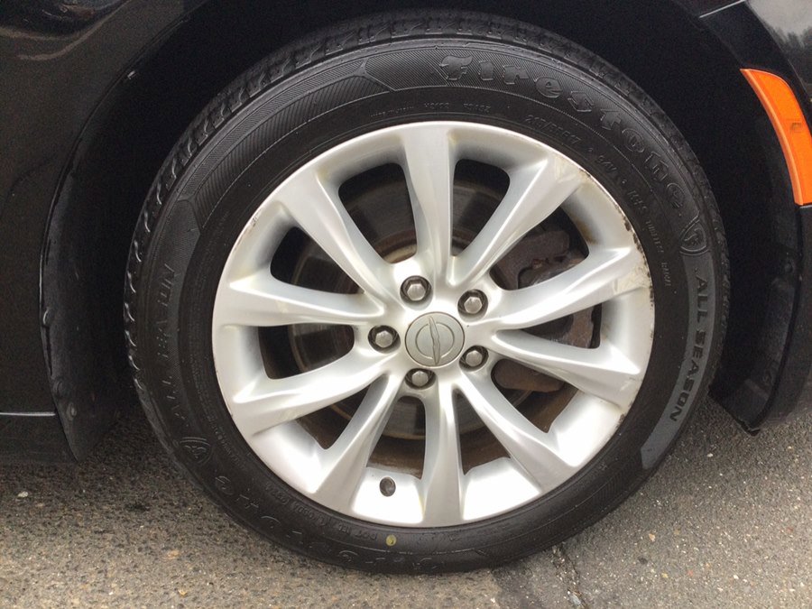 Used 2015 Chrysler 200 C w/ Navigation & Sound Group I image 35