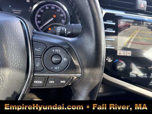 Used 2020 Toyota Camry XLE w/ Sunroof Package image 28