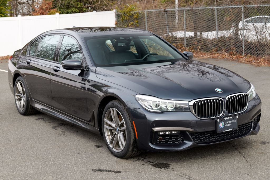 Used 2019 BMW 740i xDrive w/ Executive Package AWD/4WD image 9