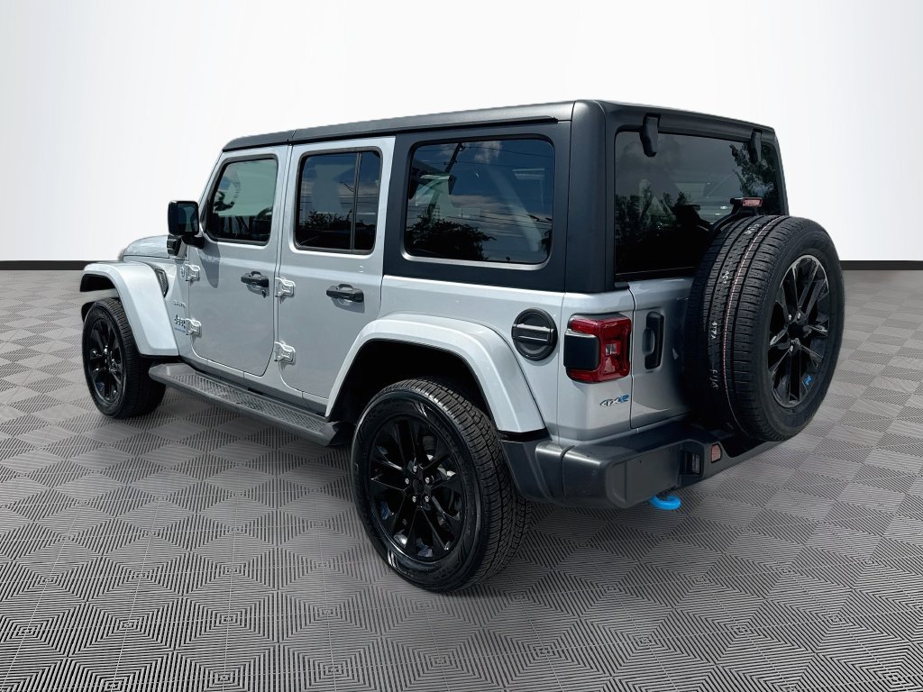 Used 2023 Jeep Wrangler Unlimited Sahara w/ Cold Weather Group AWD/4WD image 8