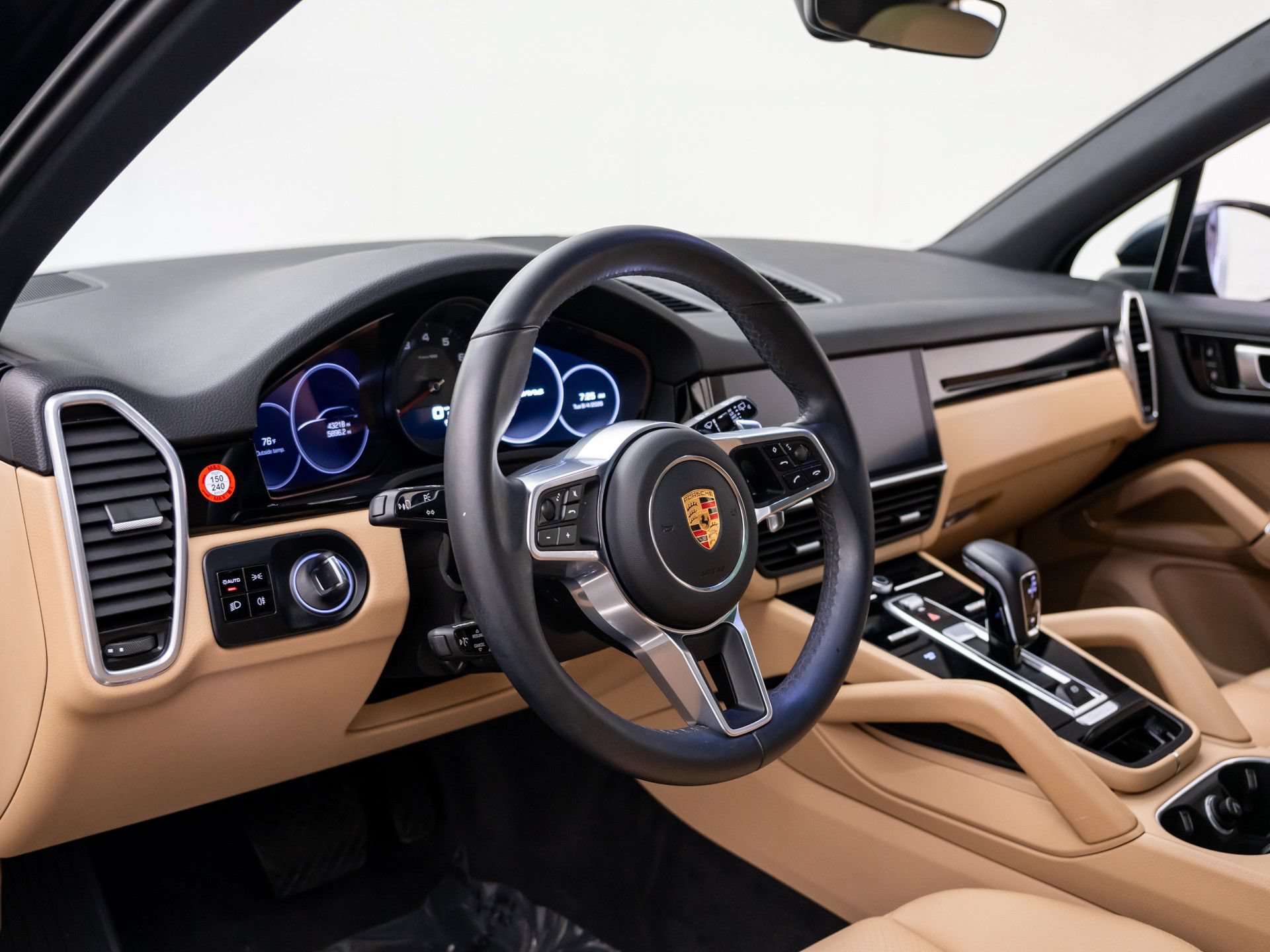 Used 2020 Porsche Cayenne AWD/4WD image 4