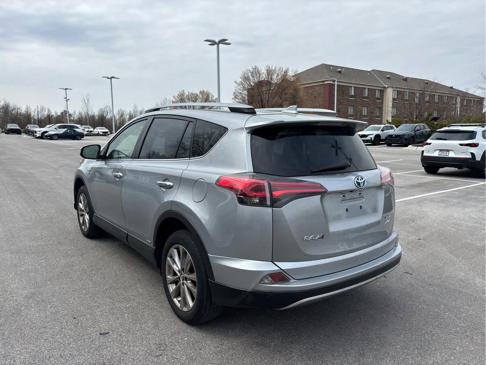 Used 2018 Toyota RAV4 Limited image 3