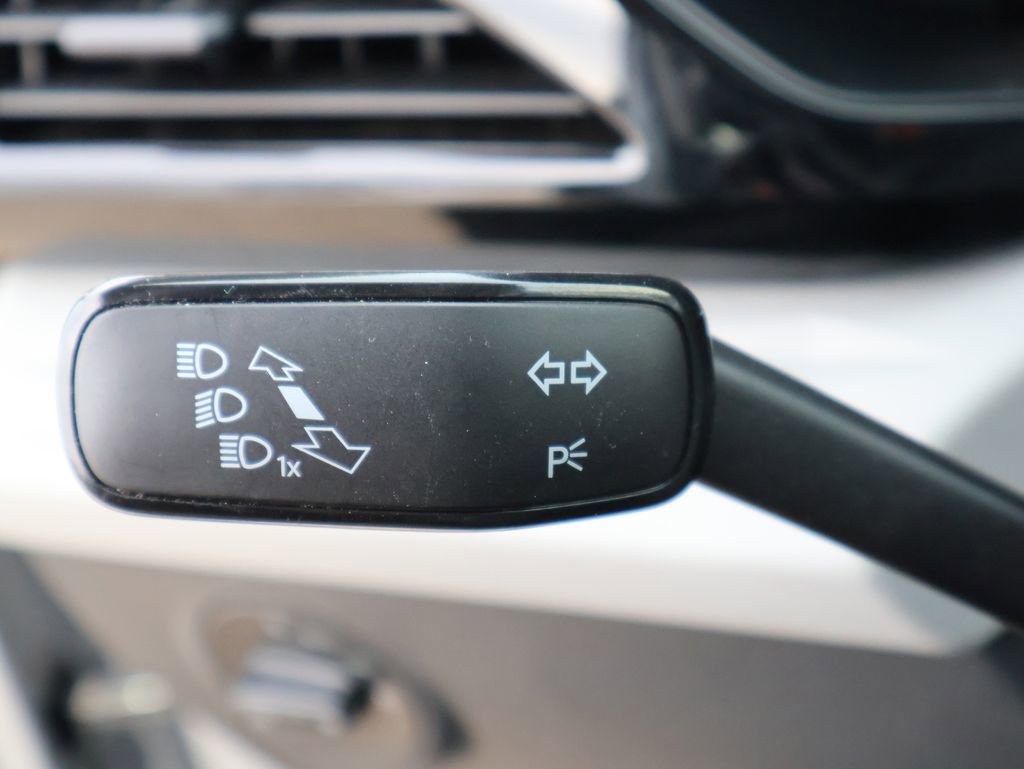 Certified 2023 Volkswagen Taos S image 33