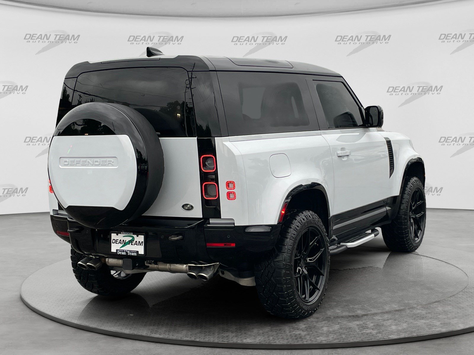 Used 2023 Land Rover Defender 90 V8 AWD/4WD image 8