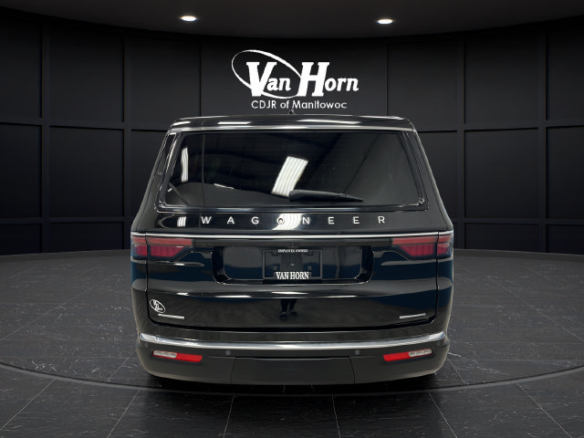 Used 2022 Jeep Wagoneer Series III AWD/4WD image 6
