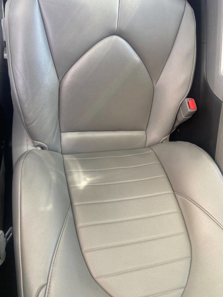 Used 2020 Toyota Highlander XLE image 7