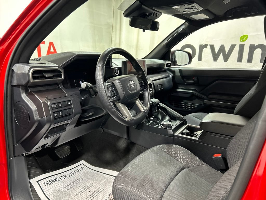Used 2025 Toyota 4Runner SR5 AWD/4WD image 21