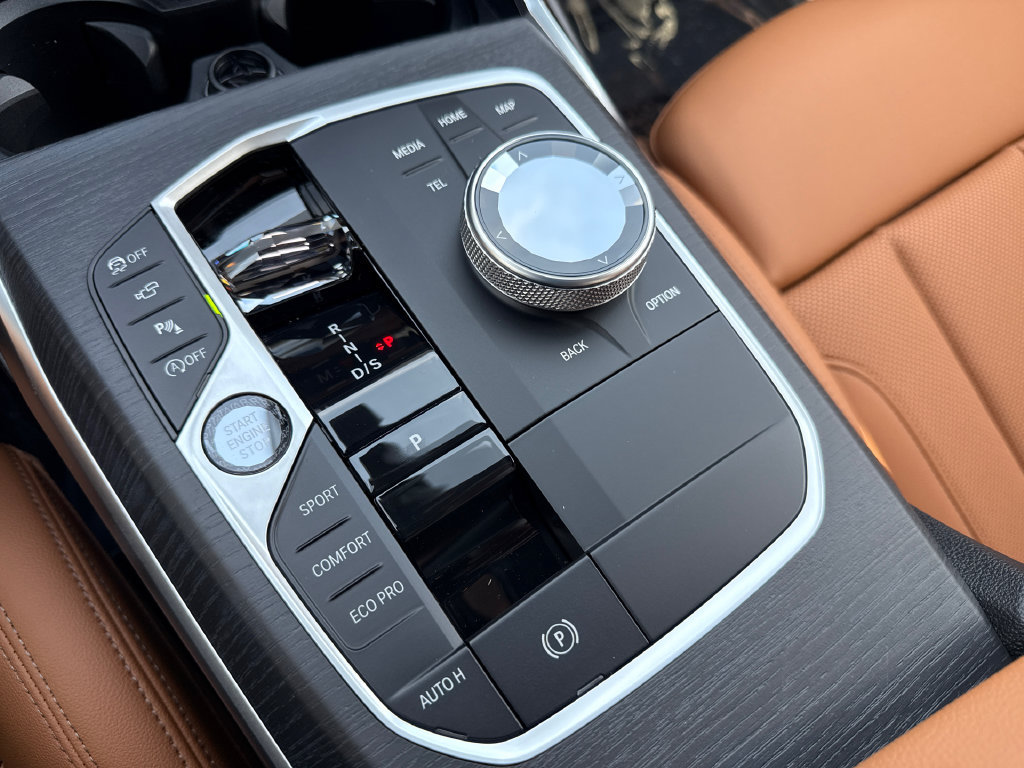 New 2026 BMW 330i Sedan w/ Premium Package RWD image 25