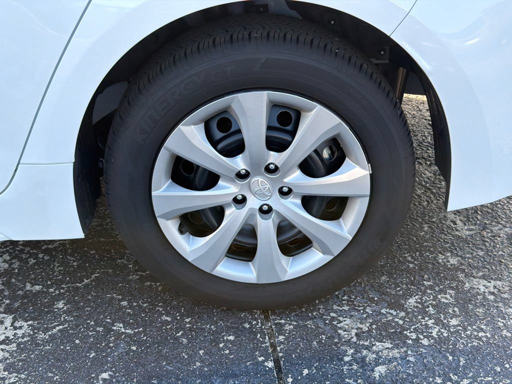 Used 2026 Toyota Corolla LE FWD image 23