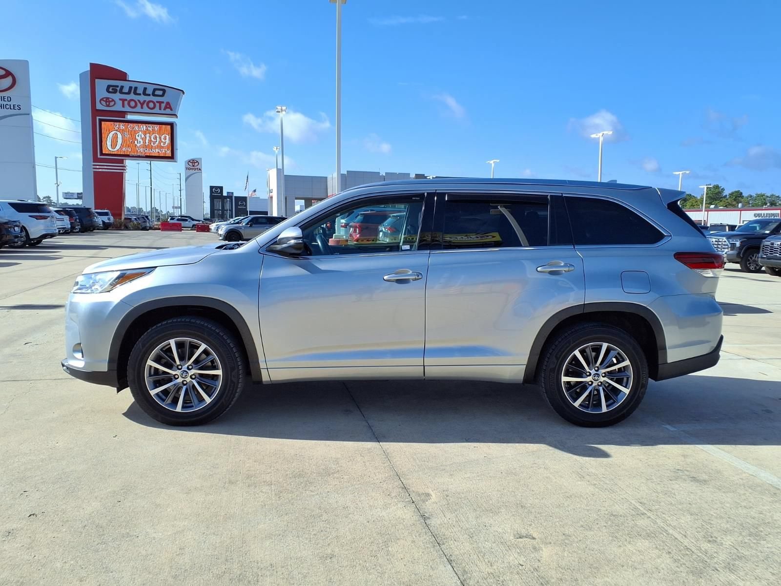Certified 2017 Toyota Highlander XLE FWD image 8