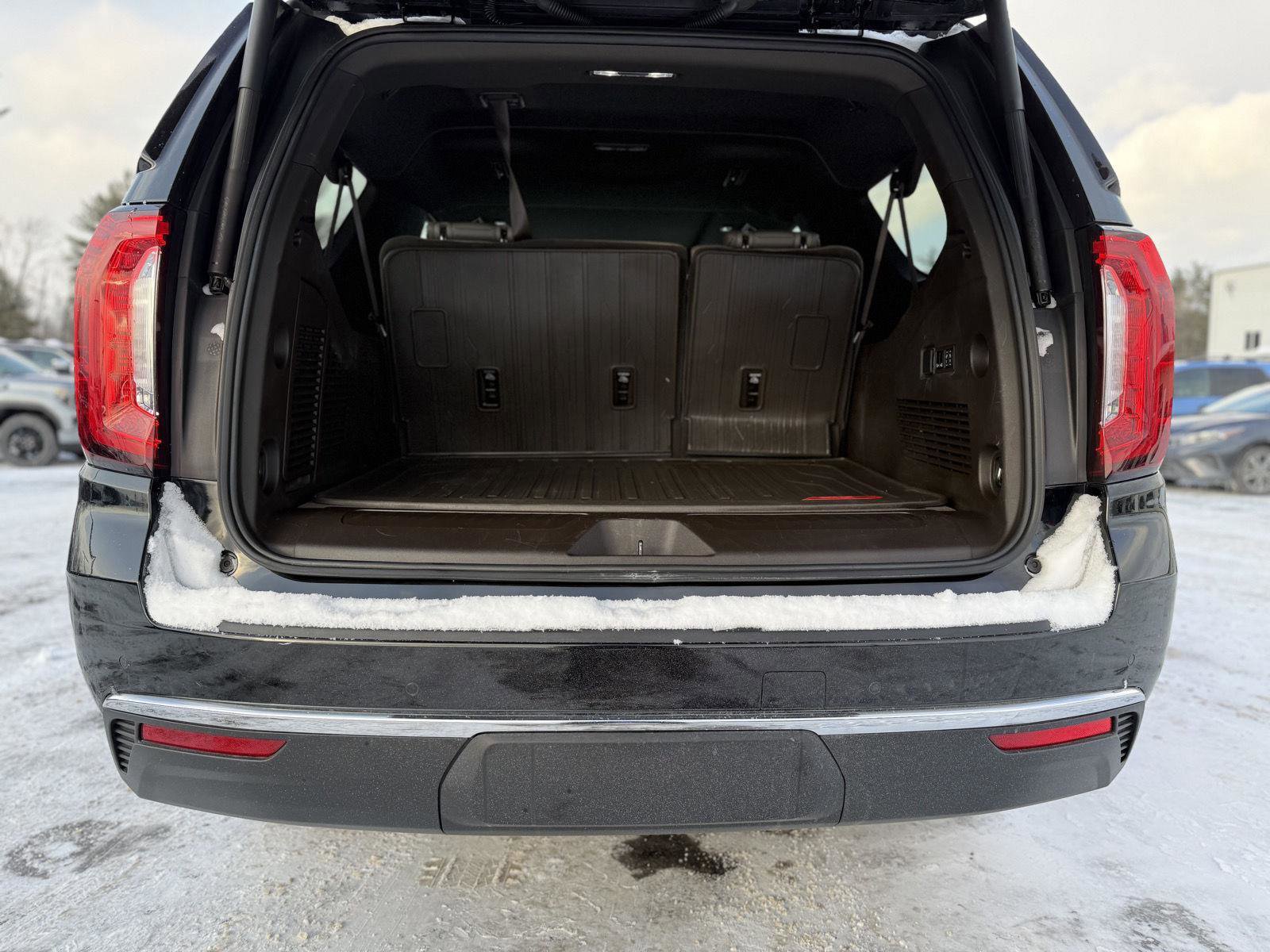 Certified 2022 GMC Yukon XL SLT w/ SLT Premium Package image 10