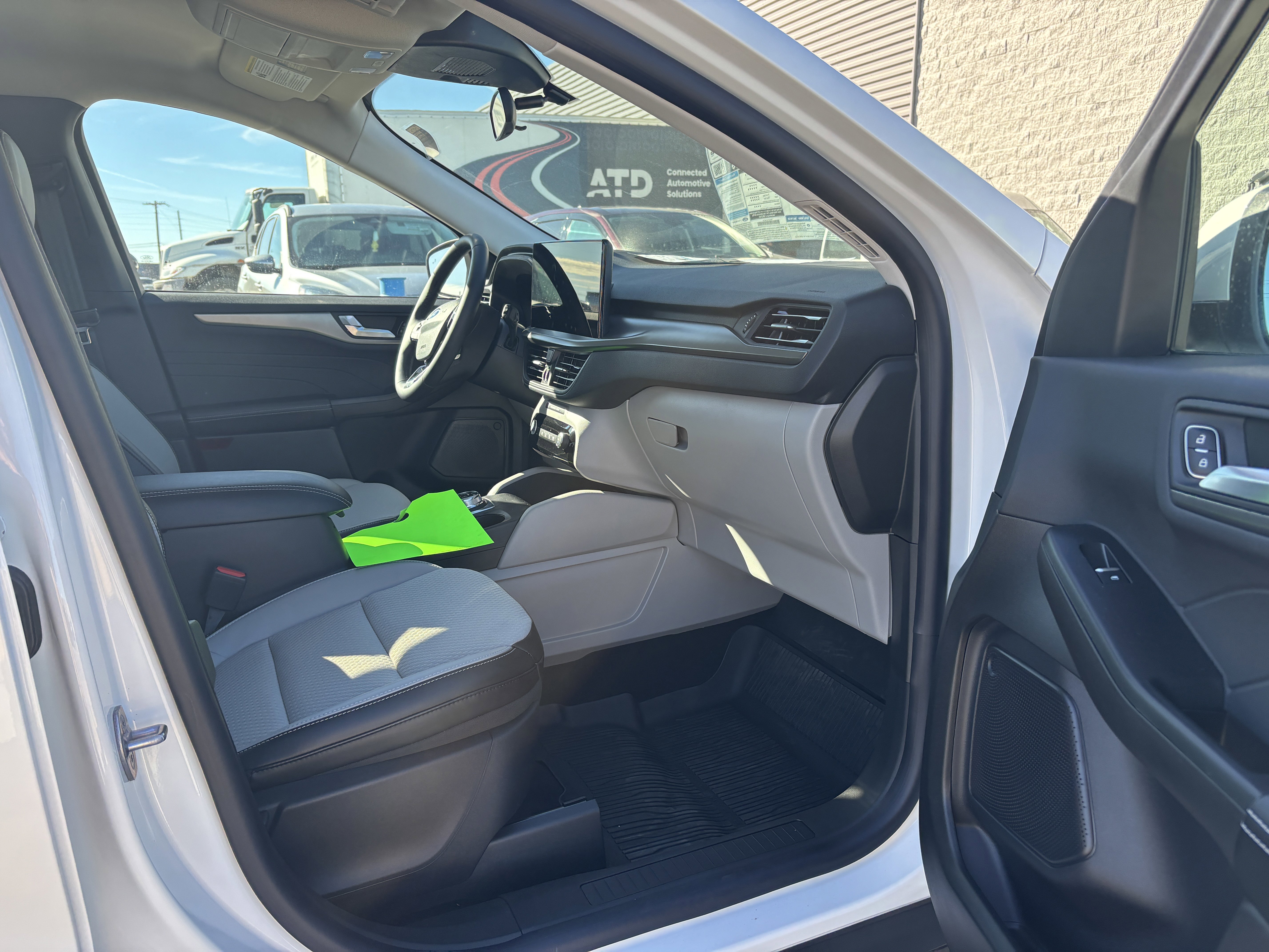 Used 2024 Ford Escape SE image 14