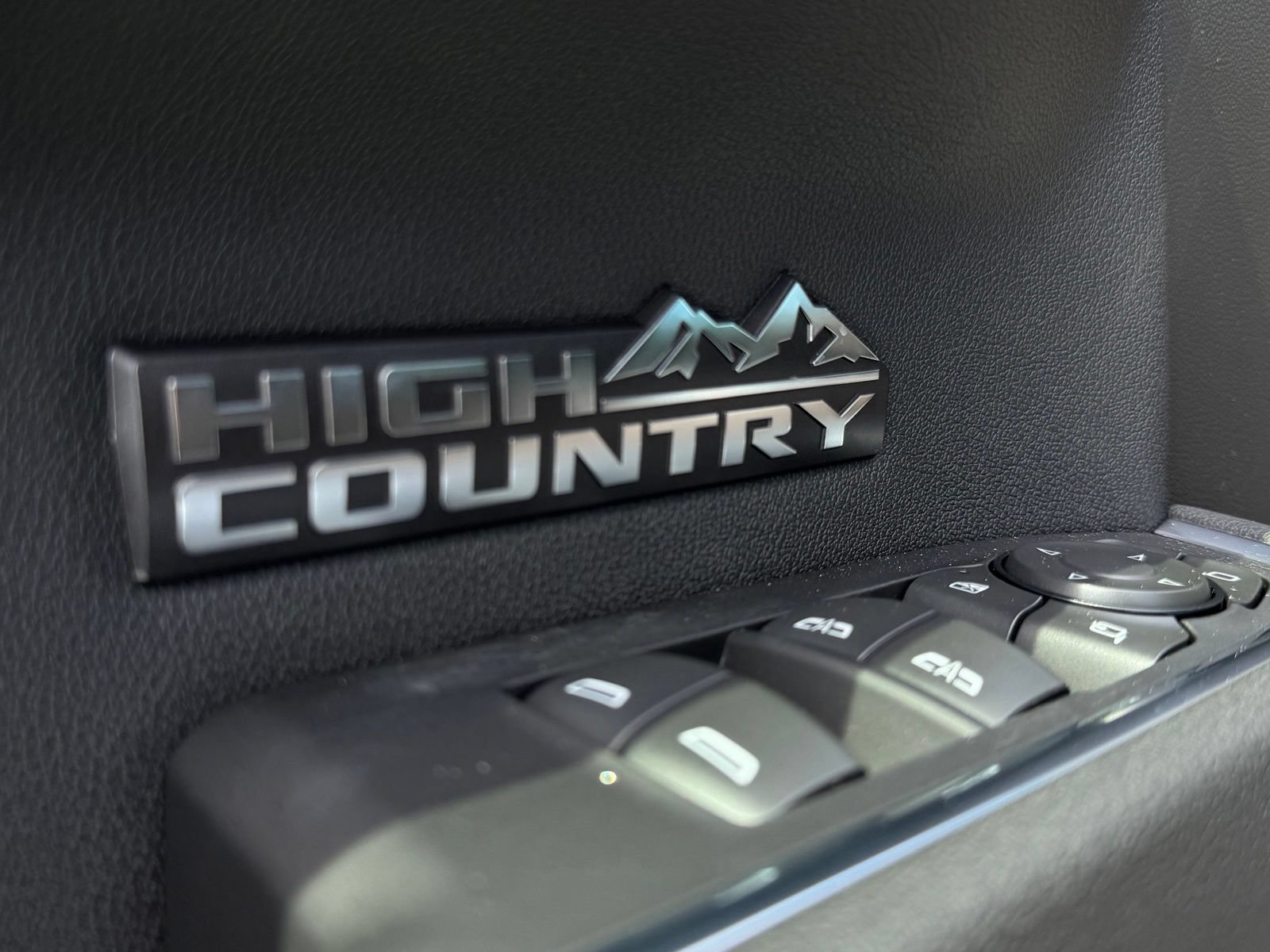New 2026 Chevrolet Silverado 1500 High Country w/ Midnight Edition AWD/4WD image 13