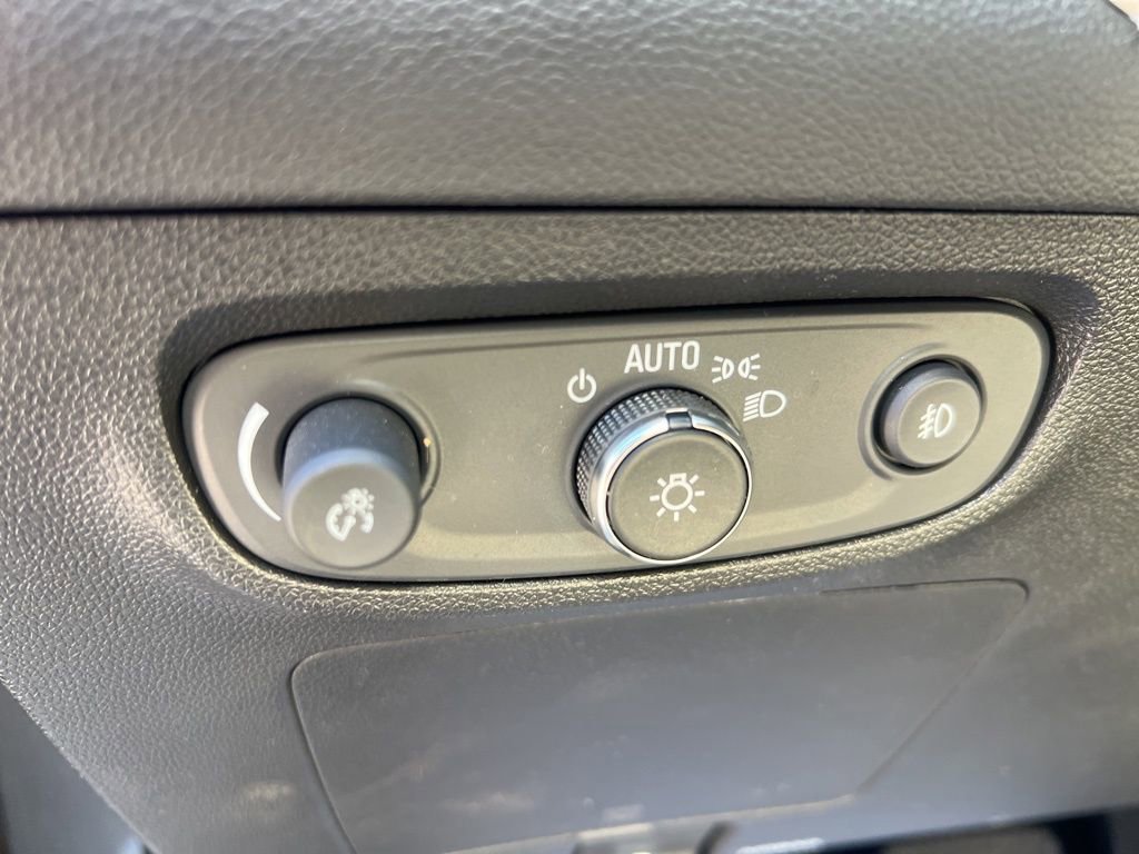 Used 2022 Buick Encore GX Essence w/ Advanced Technology Package image 52