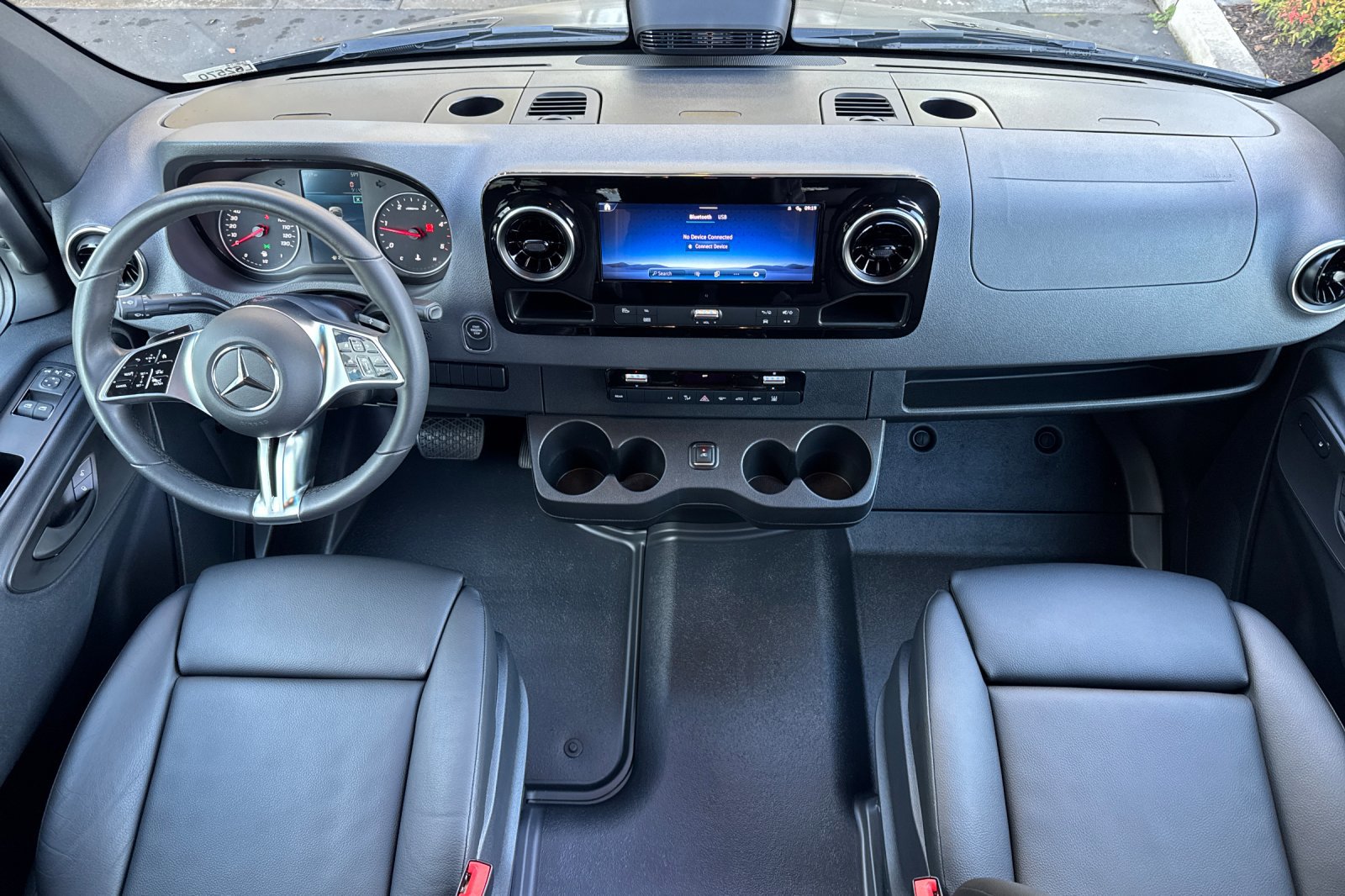 Used 2025 Mercedes-Benz Sprinter 2500 image 13