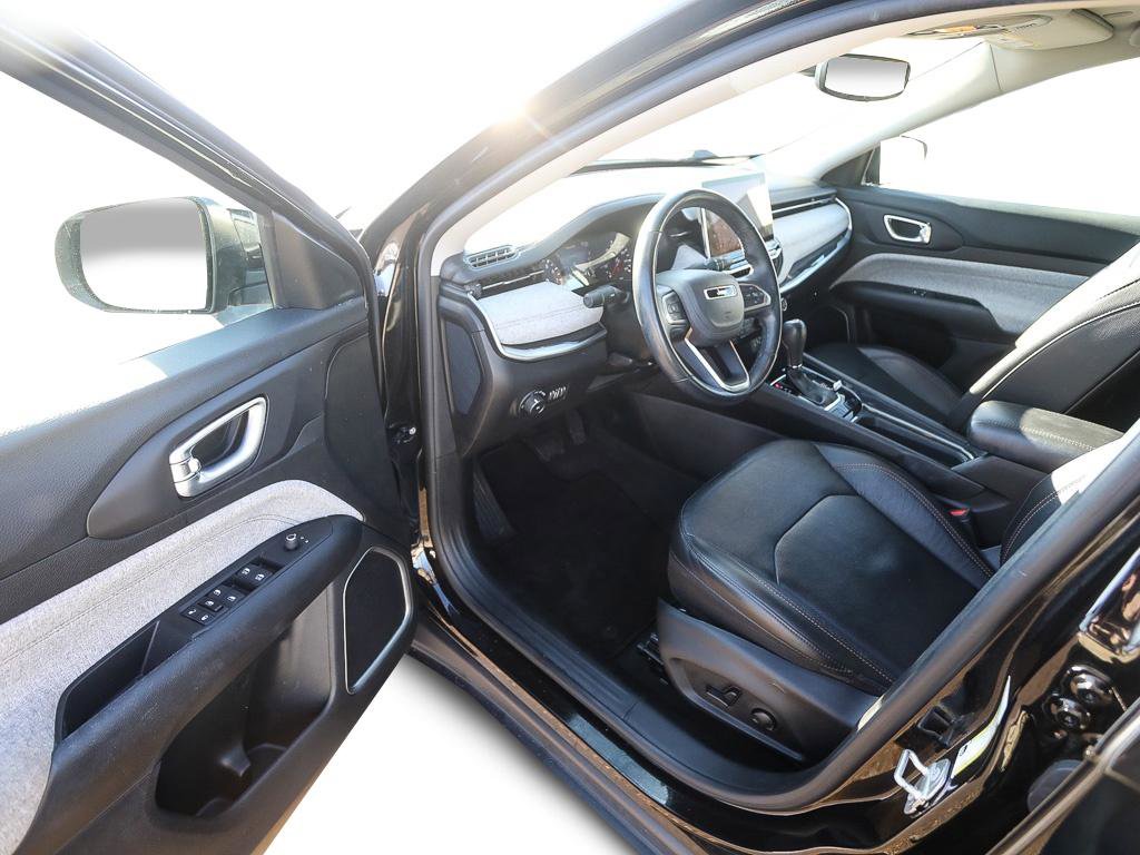 Used 2022 Jeep Compass Latitude image 11