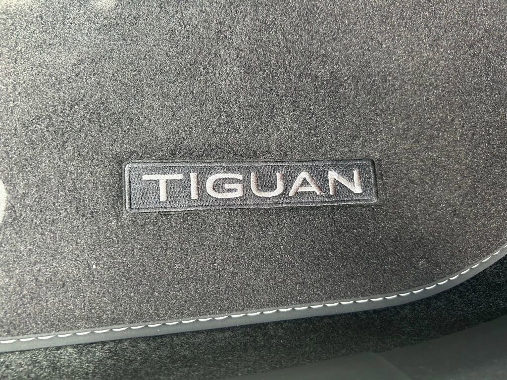 Used 2025 Volkswagen Tiguan S image 28