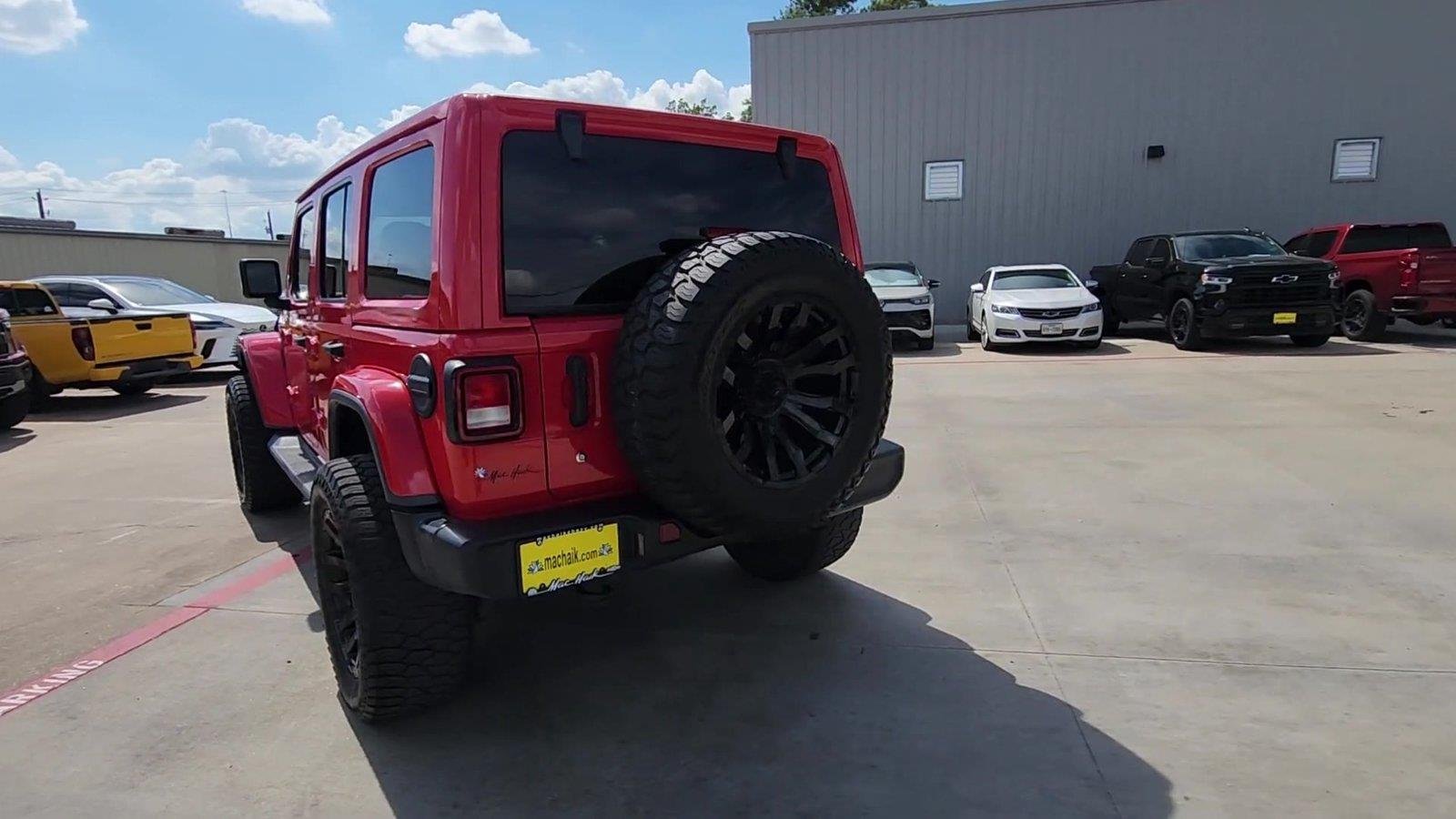 Used 2019 Jeep Wrangler Unlimited Sahara AWD/4WD image 7
