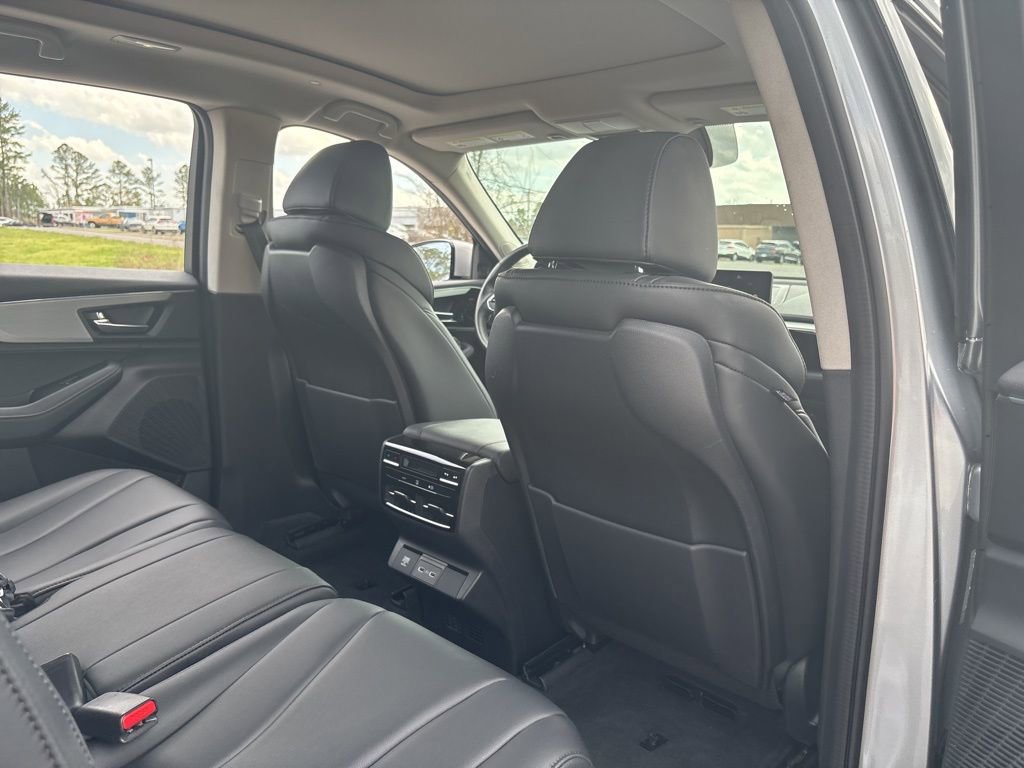 Used 2023 Acura MDX FWD image 36
