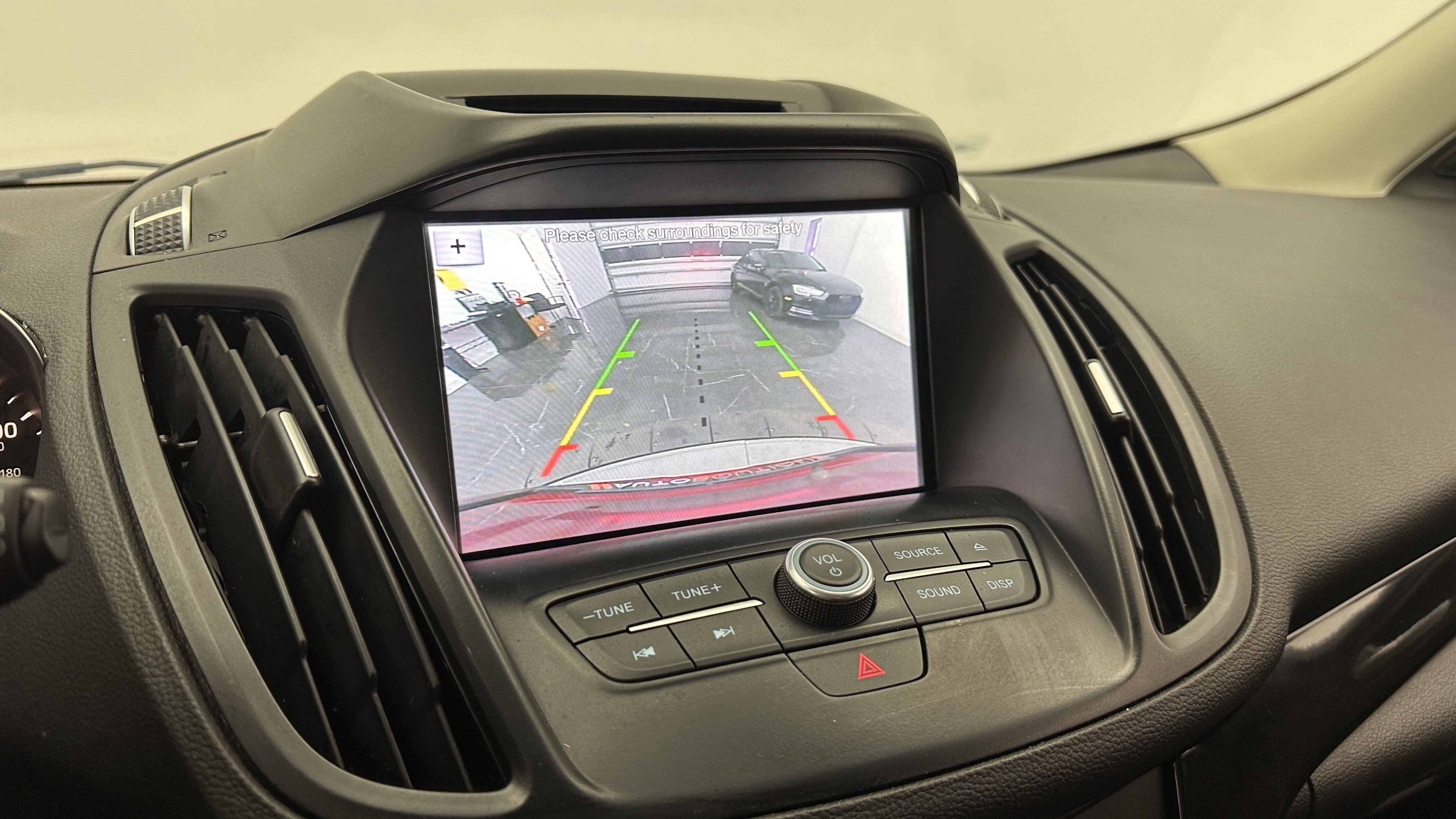 Used 2018 Ford Escape SE w/ SE Sport Appearance Package AWD/4WD image 16
