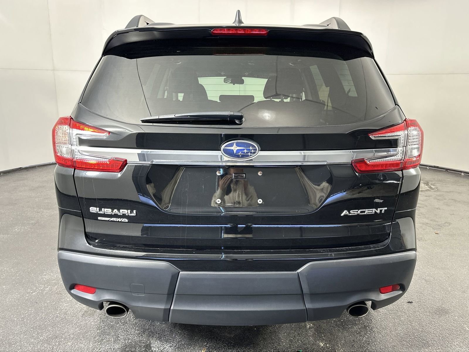 Used 2023 Subaru Ascent Premium image 7