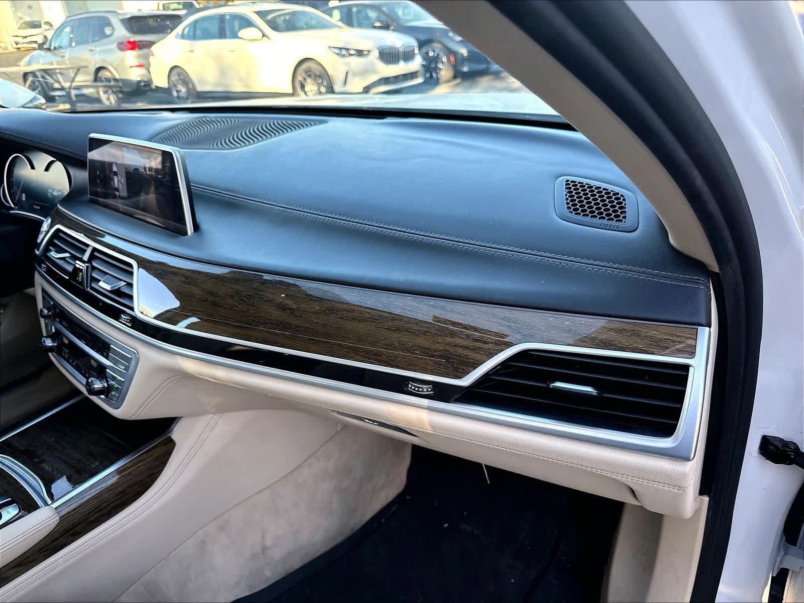 Used 2016 BMW 740i RWD image 24