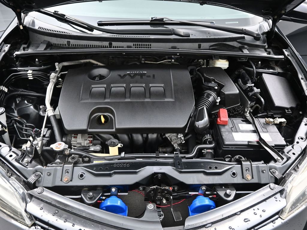 Used 2018 Toyota Corolla LE image 12