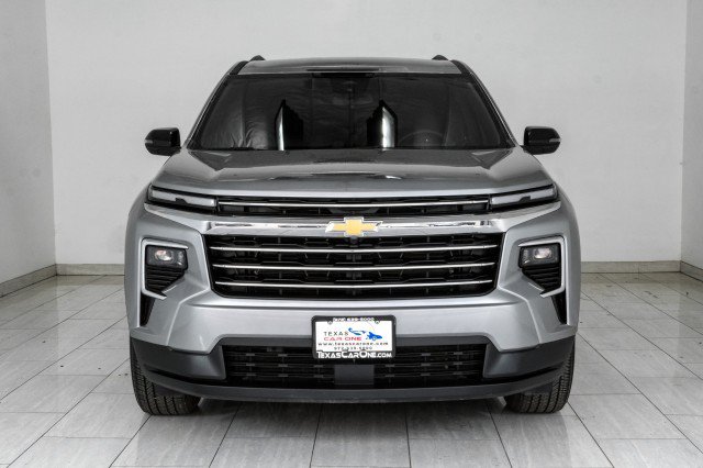 Used 2025 Chevrolet Traverse LT w/ LPO, Floor Liner Package FWD image 3