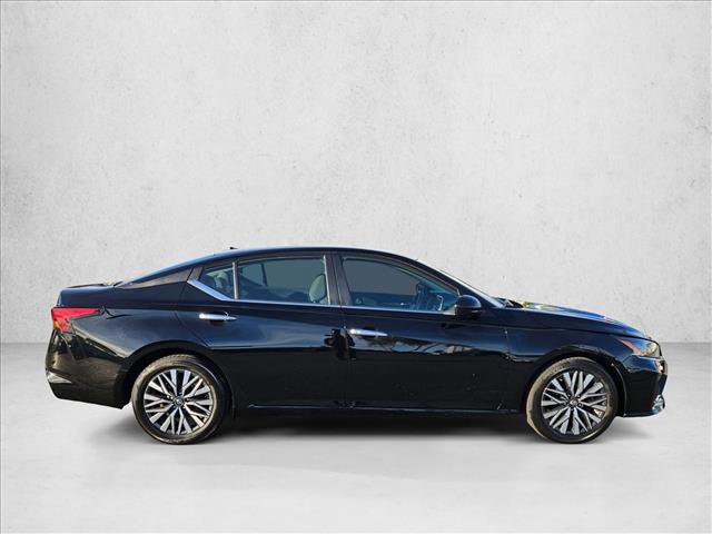 Used 2024 Nissan Altima 2.5 SV video 4