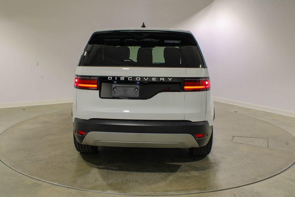 Used 2025 Land Rover Discovery S image 4