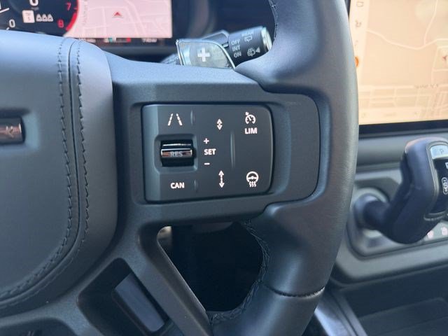 Used 2025 Land Rover Defender 110 AWD/4WD image 23