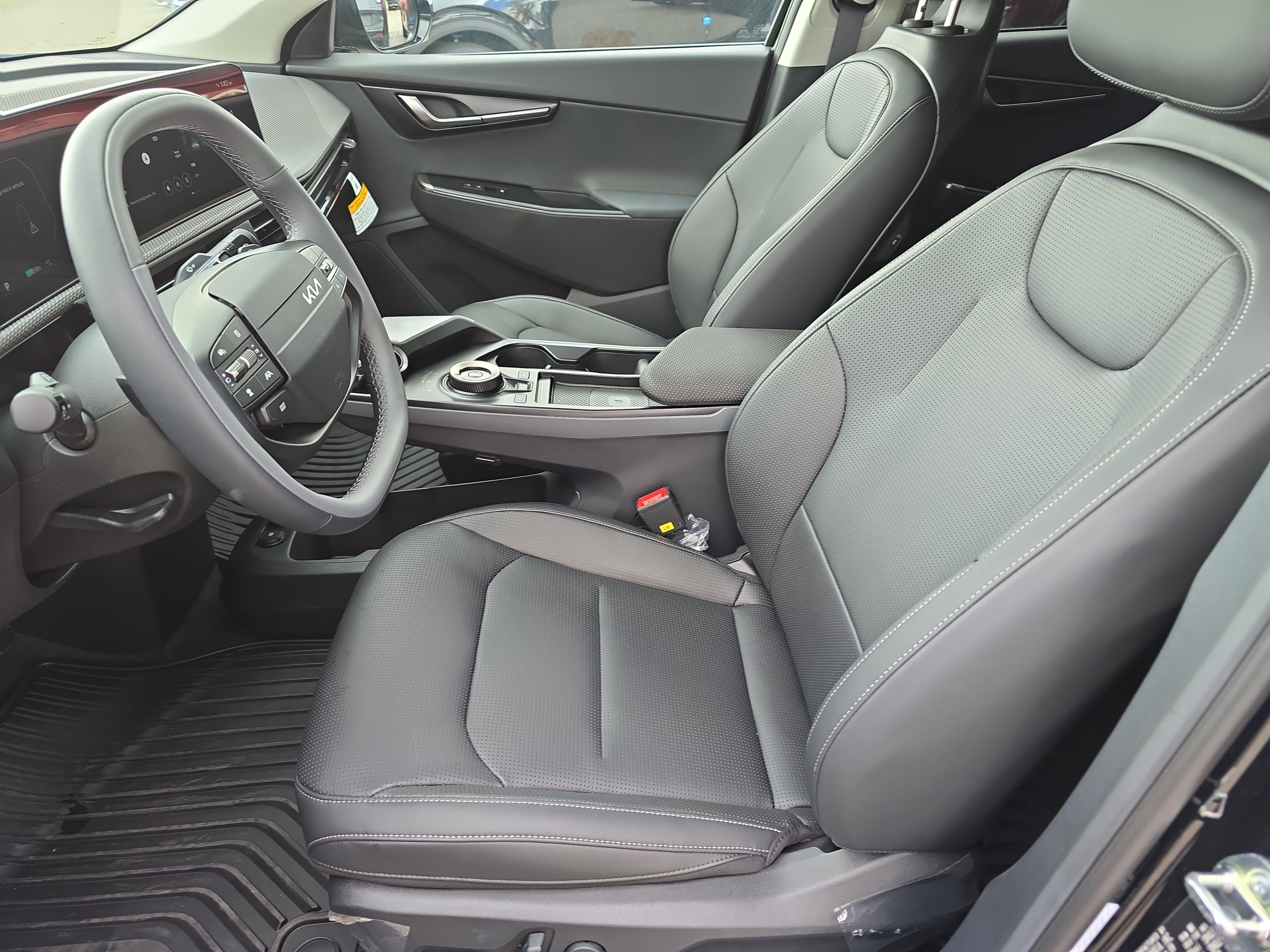 New 2025 Kia EV6 Wind image 16