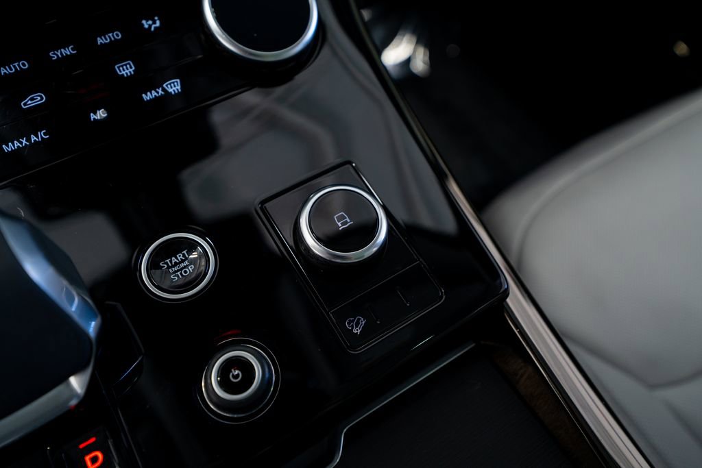 Used 2023 Land Rover Range Rover Sport SE image 45