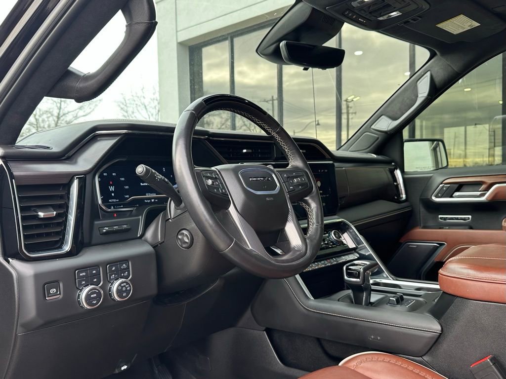 Used 2025 GMC Sierra 1500 Denali Ultimate image 2