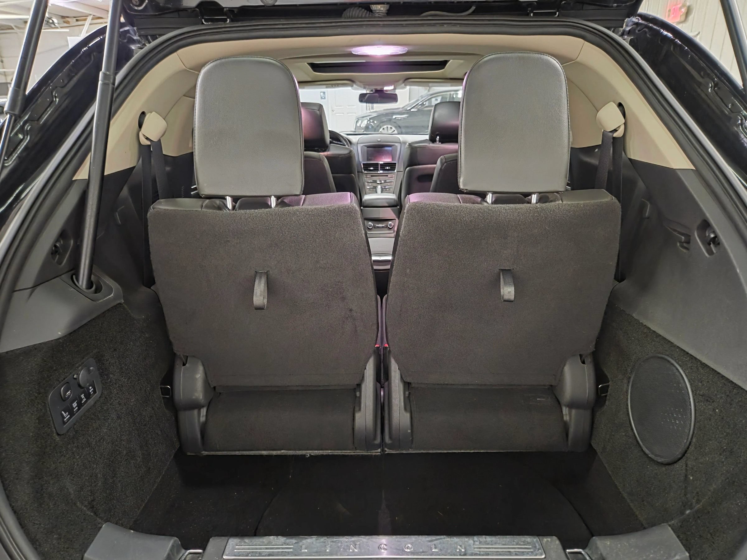 Used 2019 Lincoln MKT AWD image 38