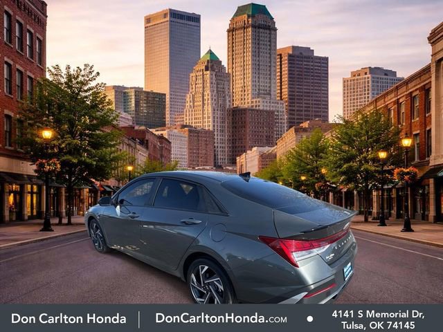 Used 2025 Hyundai Elantra SEL FWD image 7