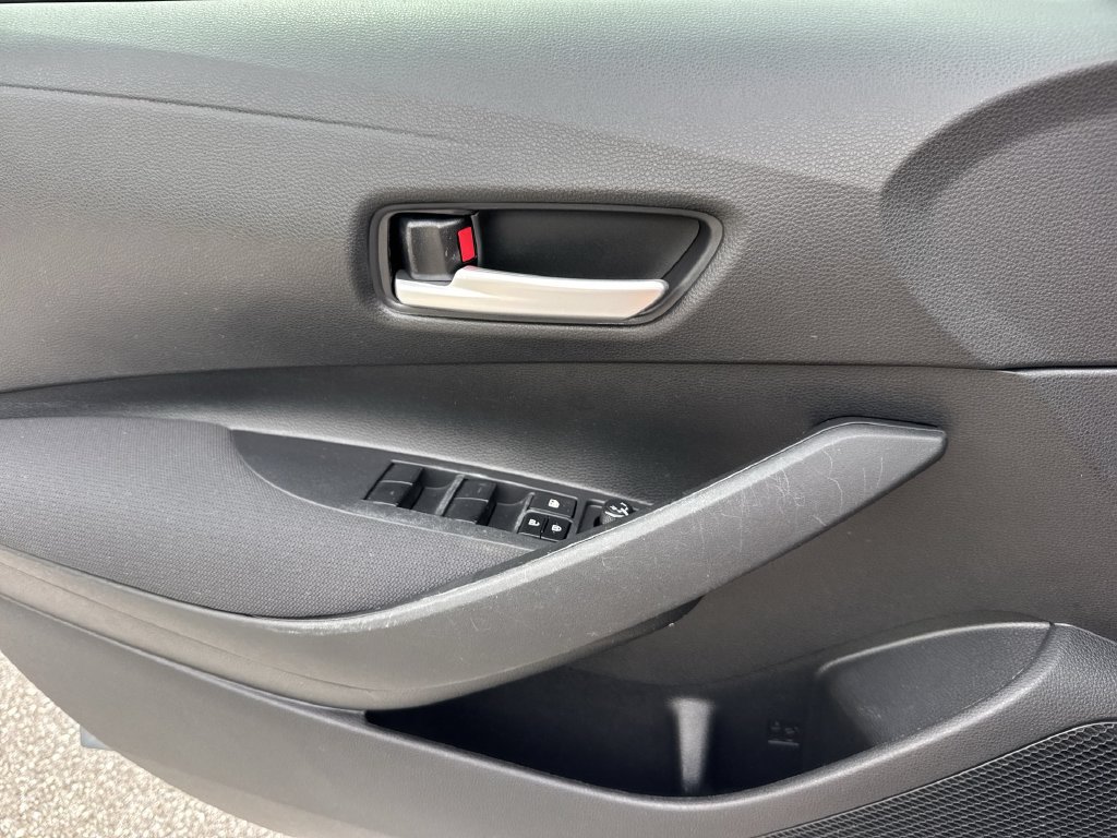 Used 2020 Toyota Corolla LE FWD image 39