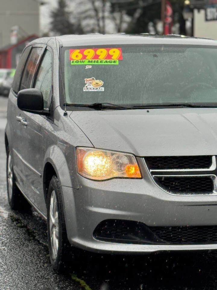 Used 2017 Dodge Grand Caravan SE w/ Power Window Group image 9