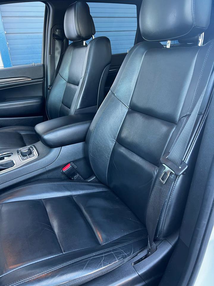 Used 2018 Jeep Grand Cherokee Limited AWD/4WD image 19