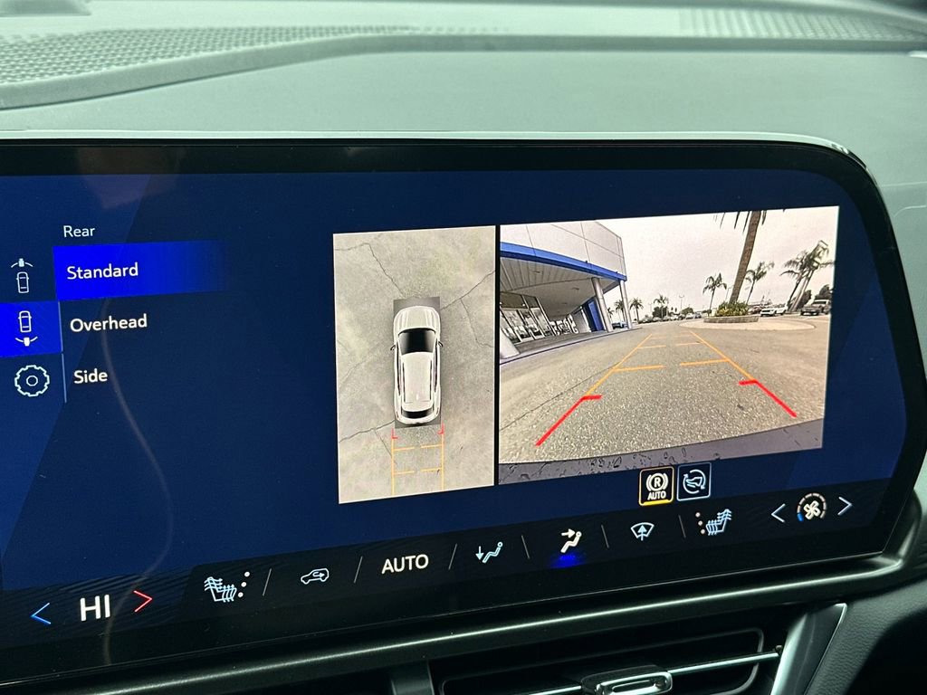 Used 2026 Chevrolet Equinox EV LT w/ Comfort Package image 19