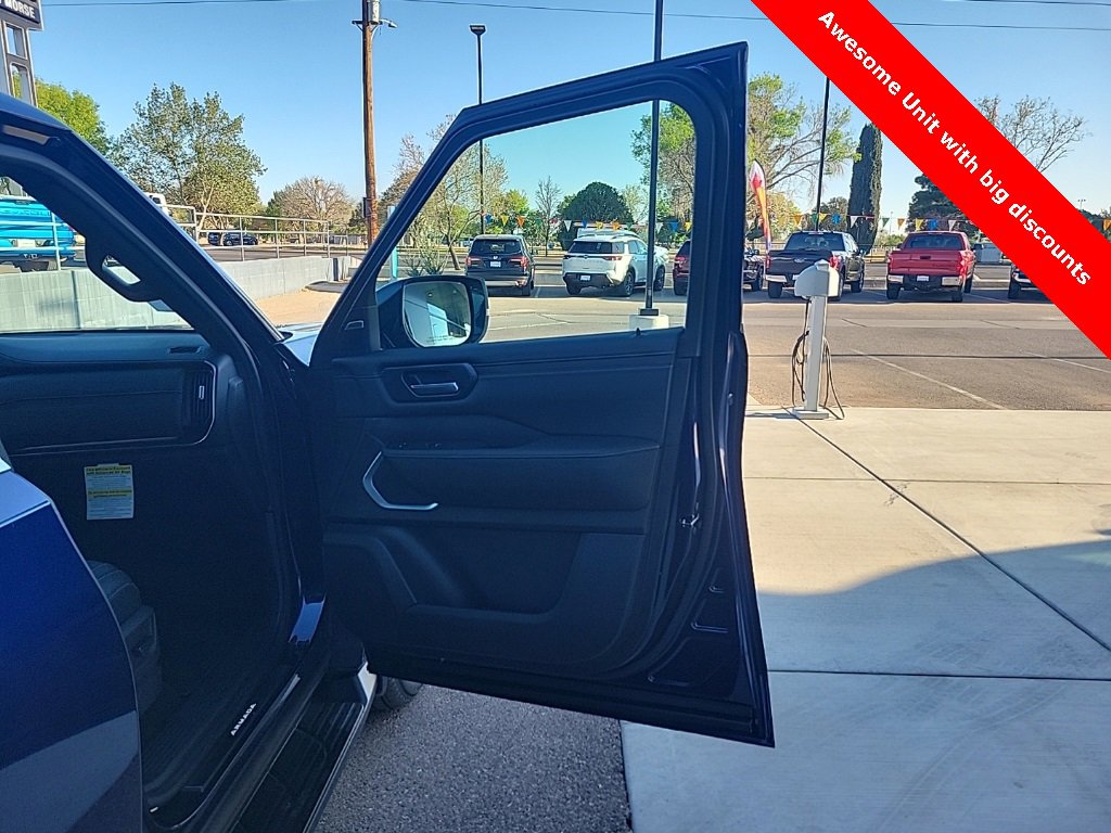 New 2025 Nissan Armada Platinum image 18