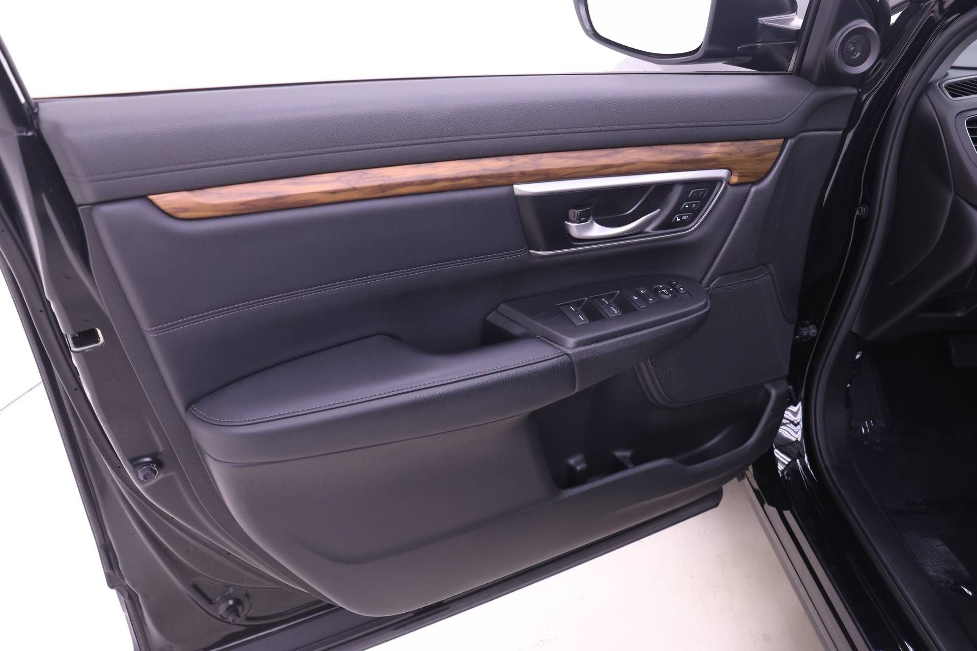 Used 2022 Honda CR-V Touring image 9