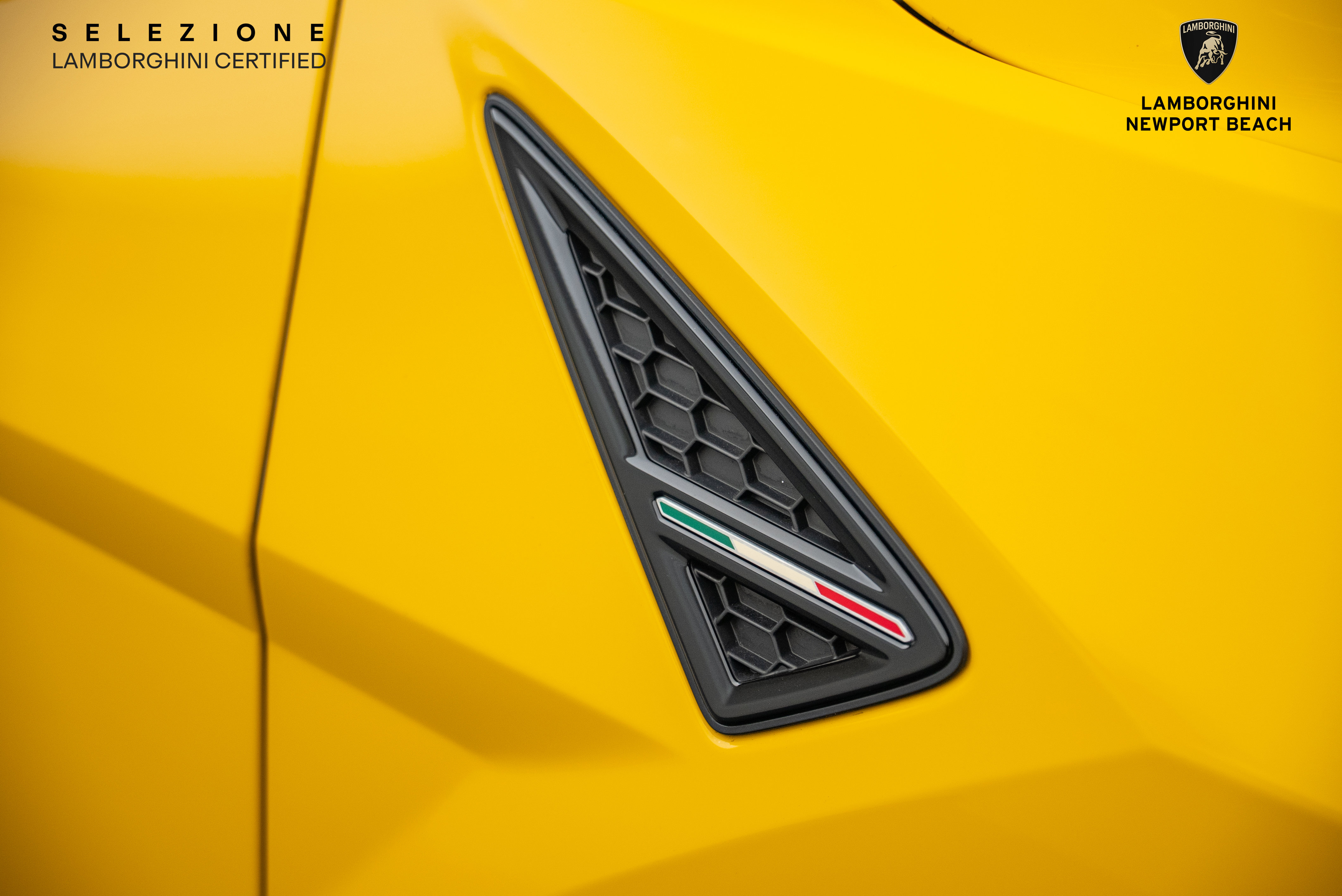 Used 2022 Lamborghini Urus image 3