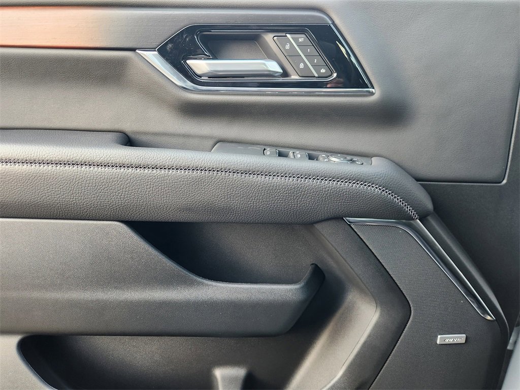New 2026 GMC Yukon Denali w/ Sun & Power Step Package image 15
